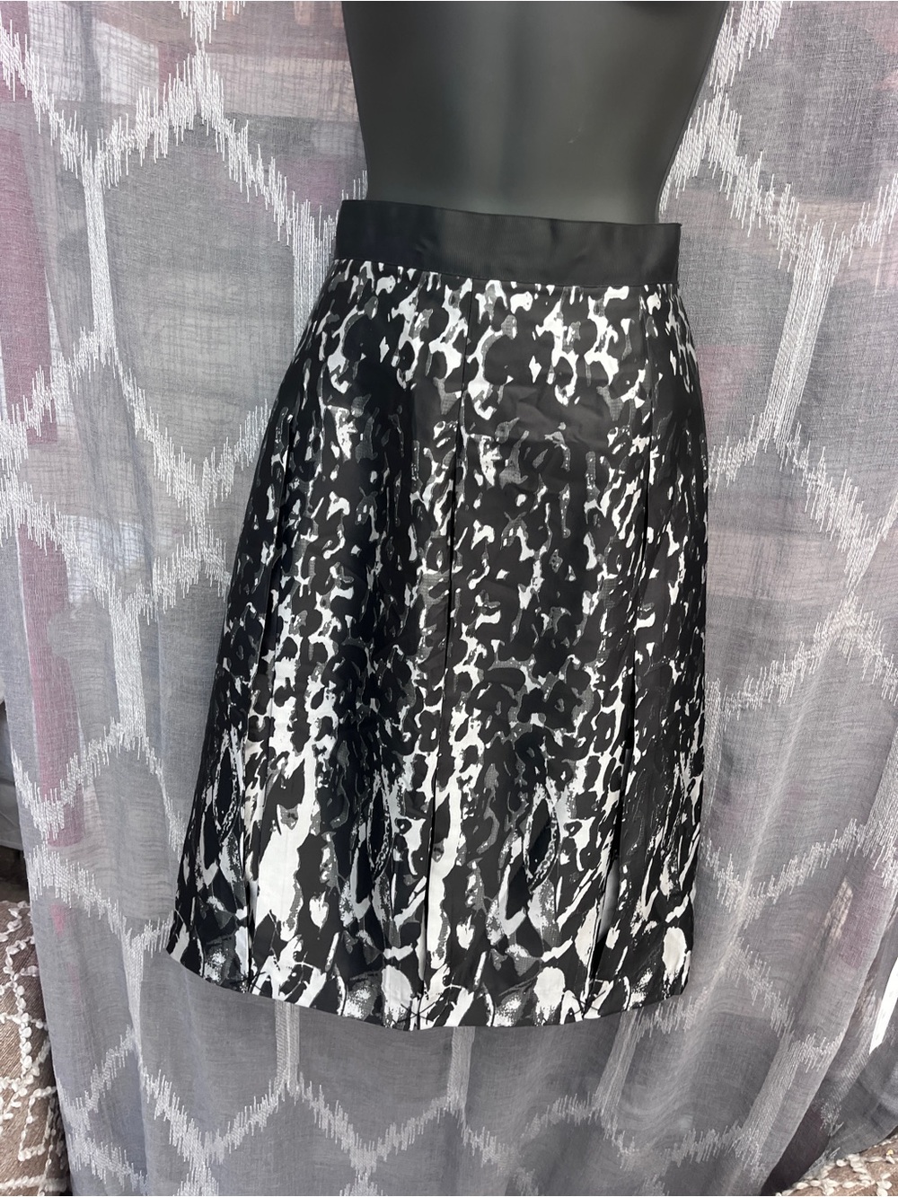 Mario Serrani Black and White Printed A-Line Skirt